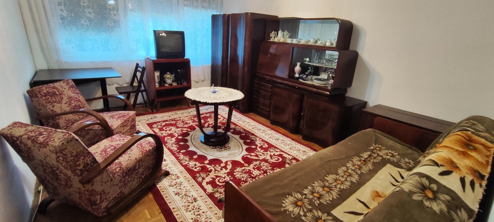 Dau în chirie apartament mobilat cu 2 camere în zona Dacia Rogerius – fotografia 3