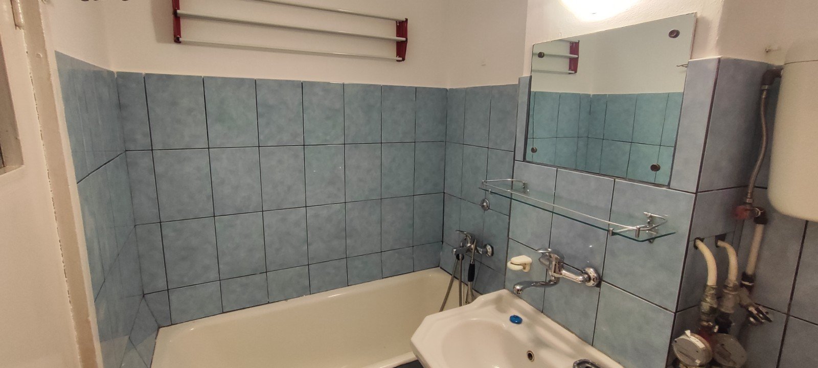 Dau în chirie apartament mobilat cu 2 camere în zona Dacia Rogerius – fotografia 8