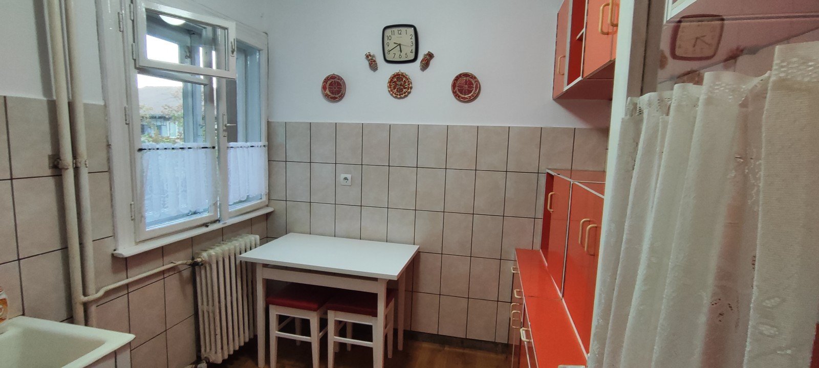 Dau în chirie apartament mobilat cu 2 camere în zona Dacia Rogerius – fotografia 7