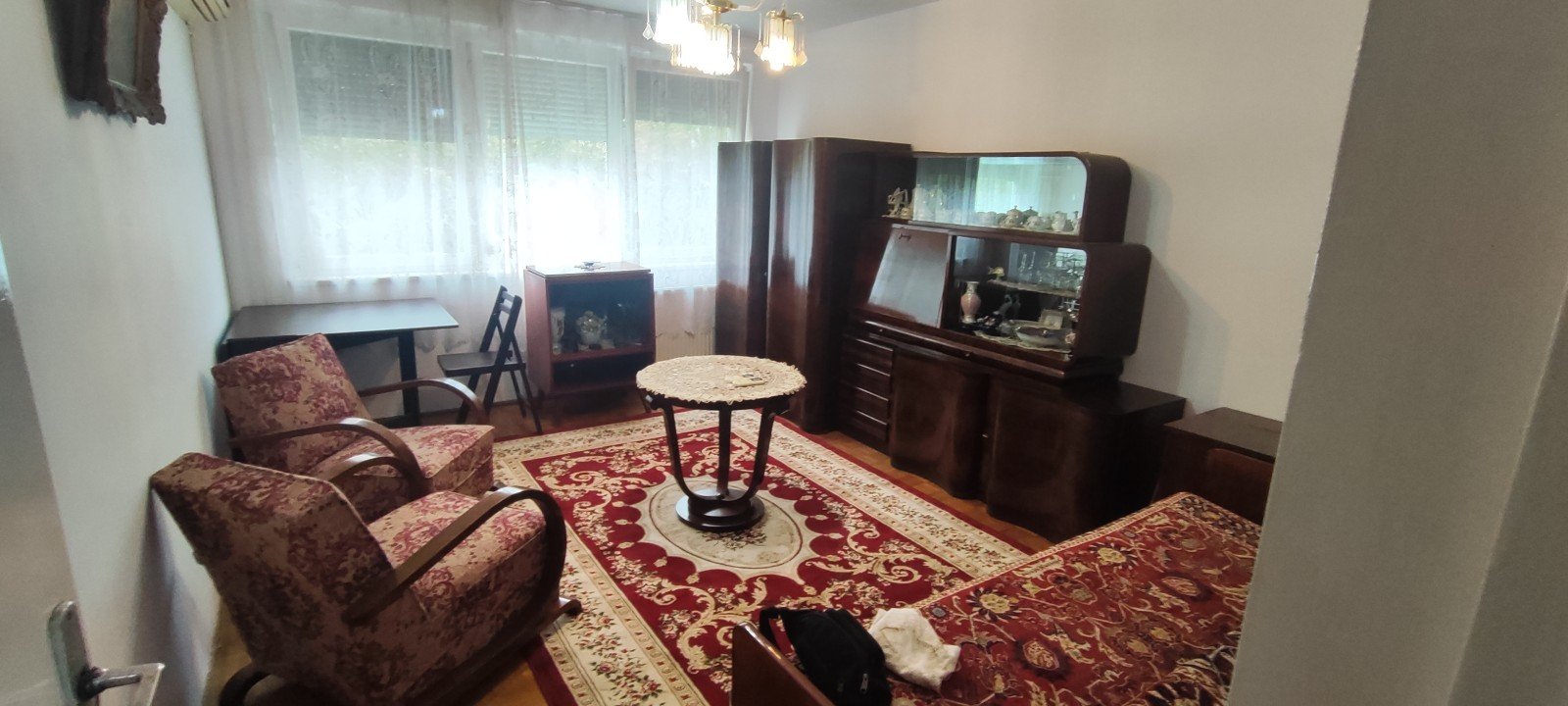 Dau în chirie apartament mobilat cu 2 camere în zona Dacia Rogerius